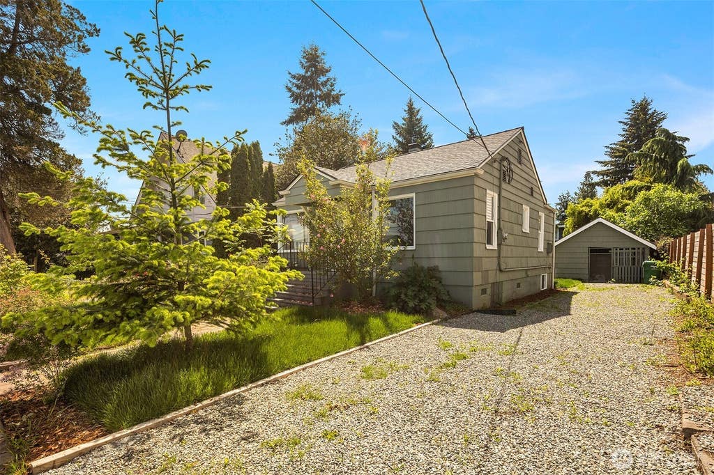 Photo of 935 N 92nd Street, Seattle, WA 98103 (MLS # 2573893)