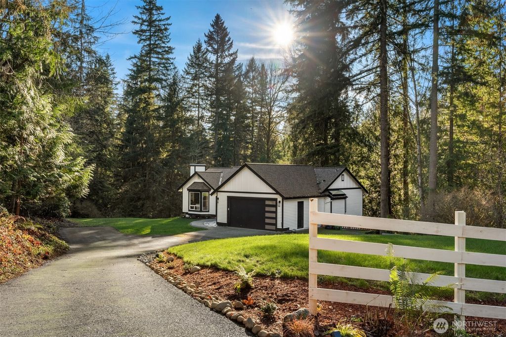 Photo of 27313 NE 53rd Street, Redmond, WA 98053 (MLS # 2470255)