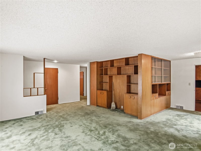 3020 E Yesler Way