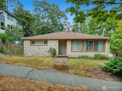Photo of 3020 E Yesler Way, Seattle, WA 98122 (MLS # 2574020)