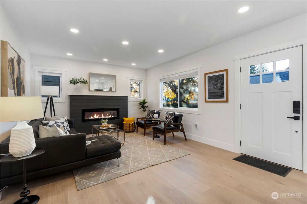 Photo of 3852 35th Avenue SW #A, Seattle, WA 98126 (MLS # 2181089)