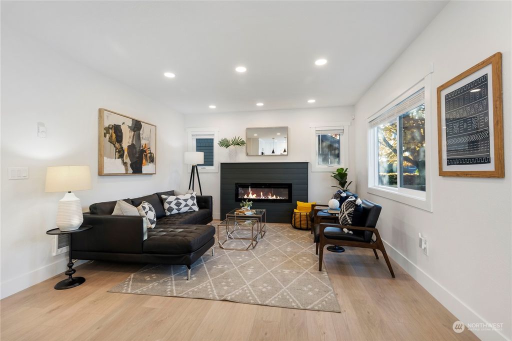 Photo of 3852 35th Avenue SW #A, Seattle, WA 98126 (MLS # 2181089)