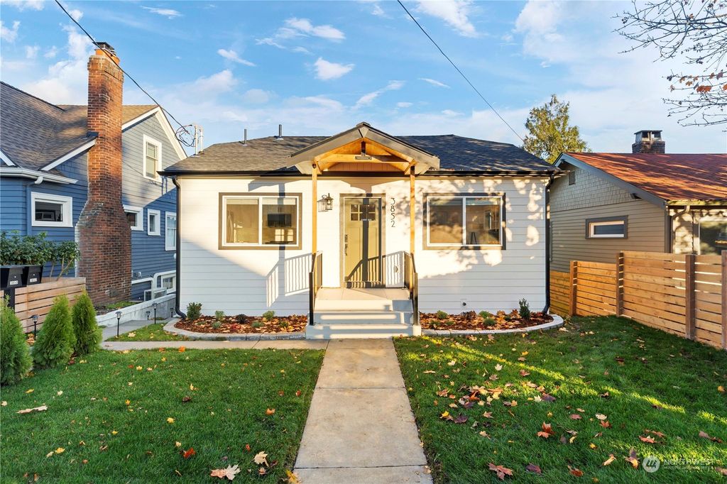 Photo of 3852 35th Avenue SW #A, Seattle, WA 98126 (MLS # 2181089)