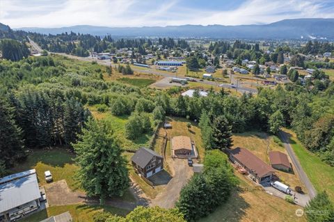 A home in Cathlamet