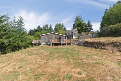 A home in Cathlamet