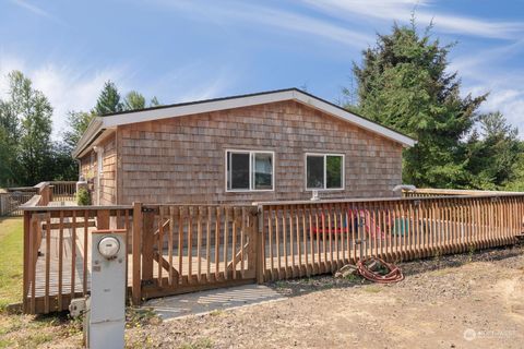 A home in Cathlamet