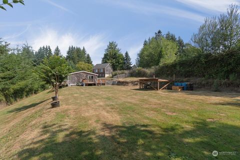 A home in Cathlamet