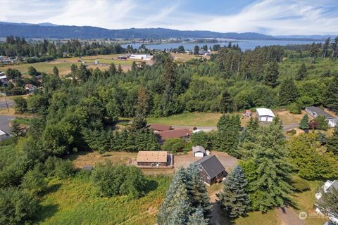 A home in Cathlamet