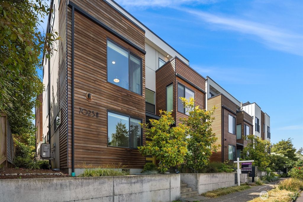 Photo of 7023 35th Avenue NE #A, Seattle, WA 98115 (MLS # 2388406)