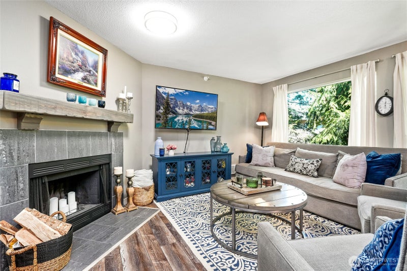 700 Front Street S B206