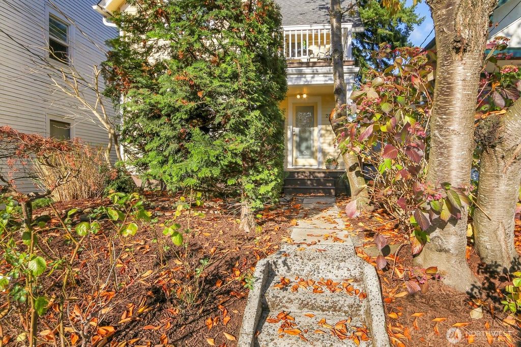 Photo of 2850 NW 65th Street, Seattle, WA 98117 (MLS # 2455759)