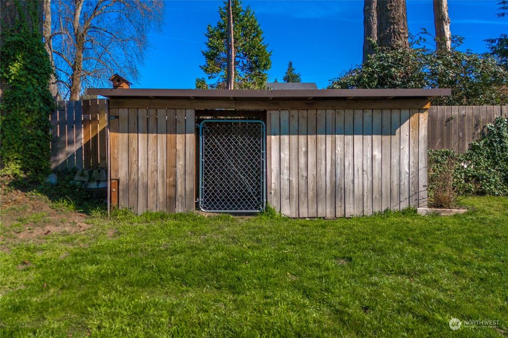 listing image 9368032123349140802