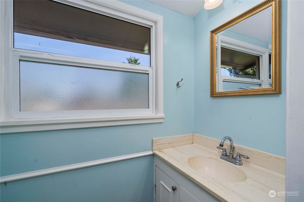 listing image 9363774786804678779