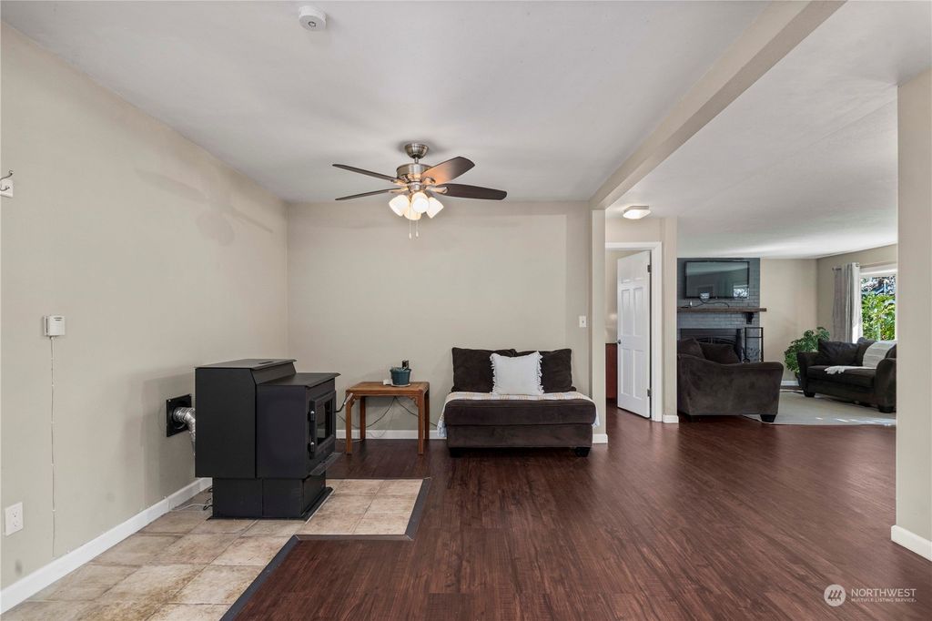 listing image 9367755152615669425