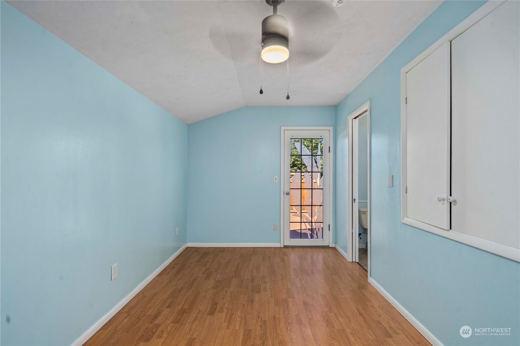 listing image 9365350911743120257