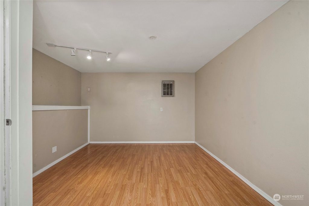listing image 9363891237228533964