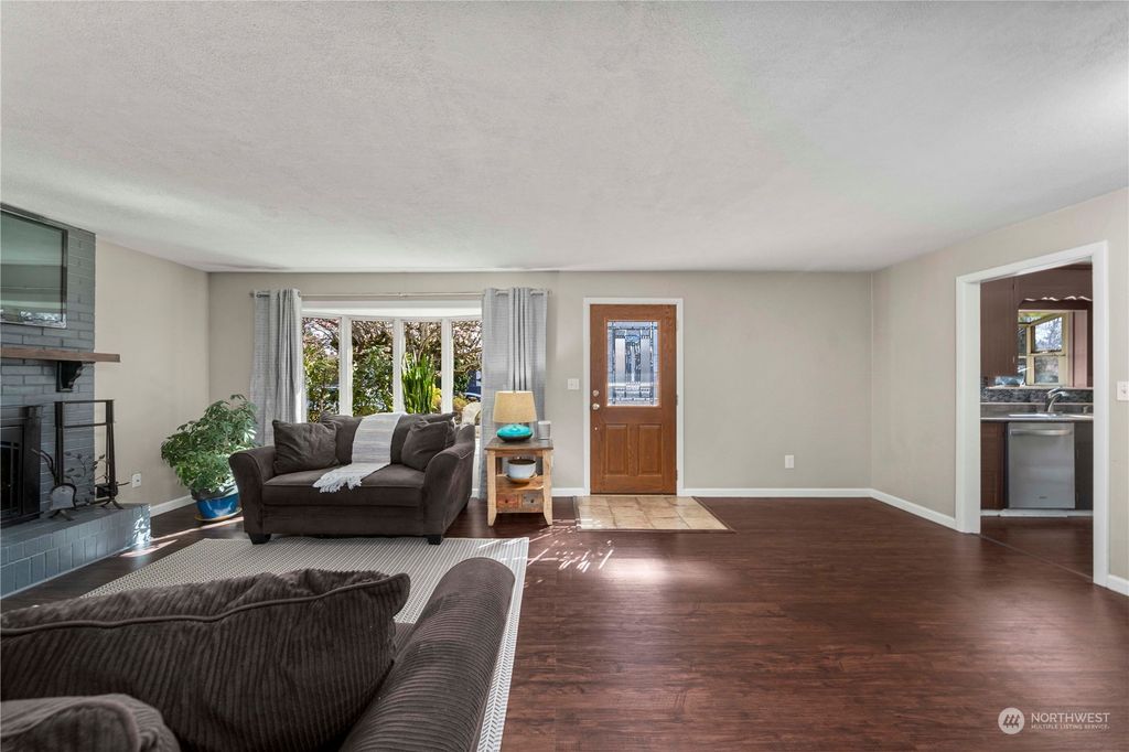 listing image 9368226013684987571