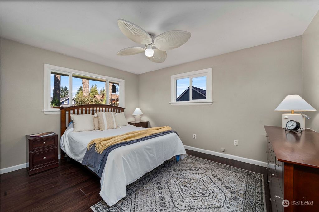 listing image 9360421726747093221