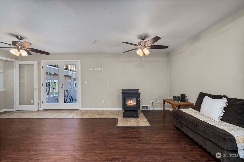 listing image 9365458187565258327
