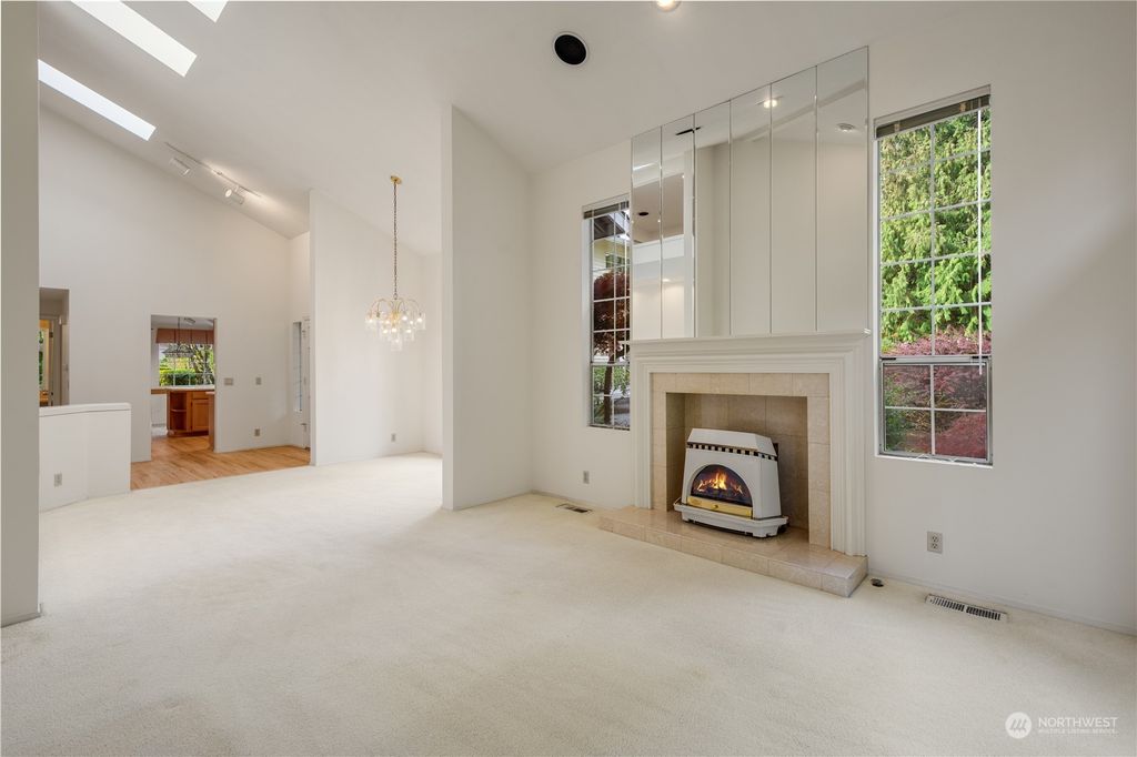 listing image 9363845474335358012