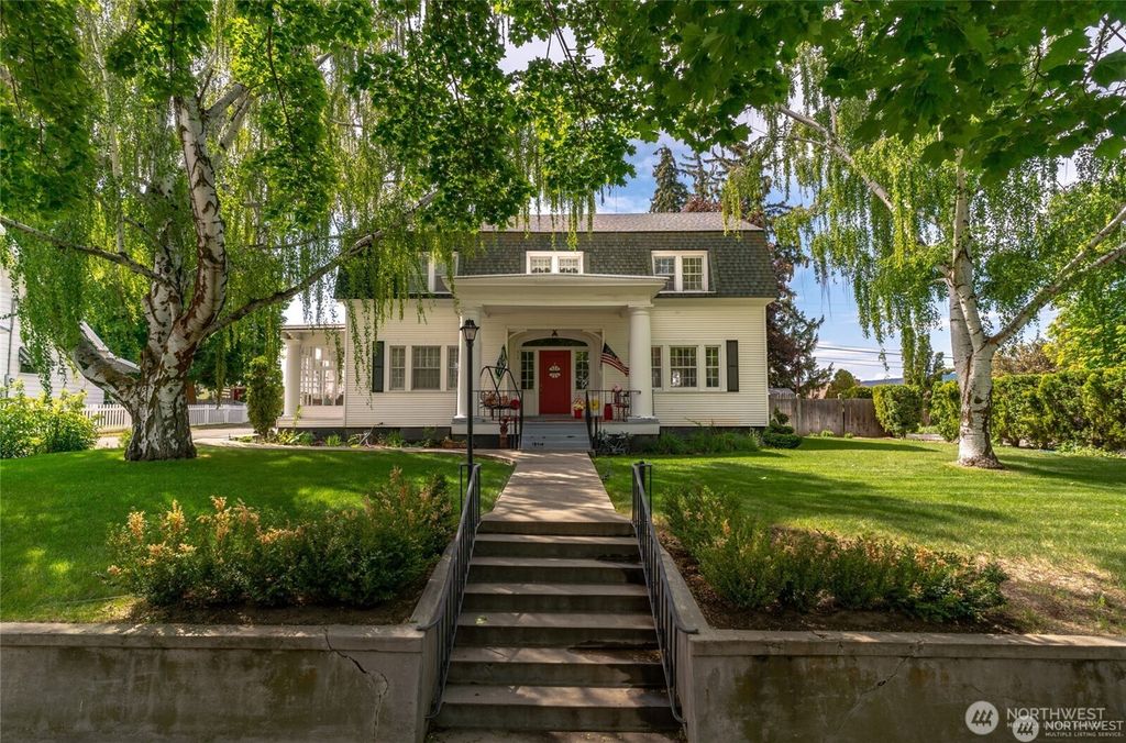 Photo of 612 E Birch Street, Waterville, WA 98858 (MLS # 2515253)