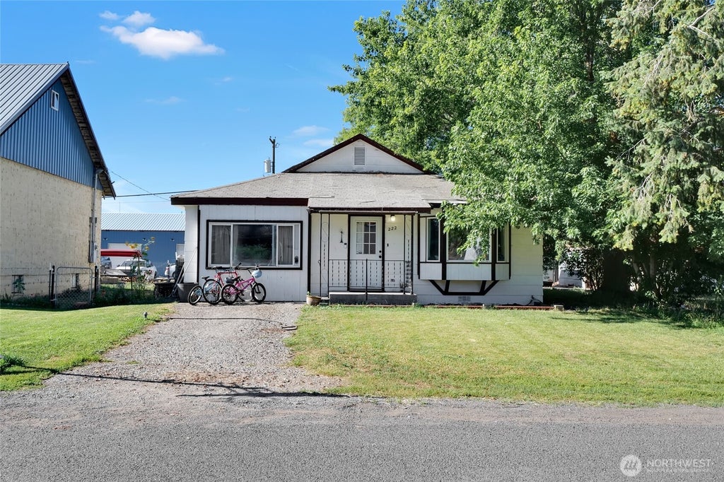 Photo of 222 Main Street ST, Wilson Creek, WA 98860 (MLS # 2552232)