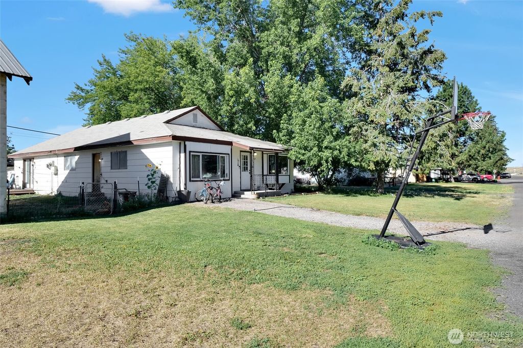 Photo of 222 Main Street ST, Wilson Creek, WA 98860 (MLS # 2552232)