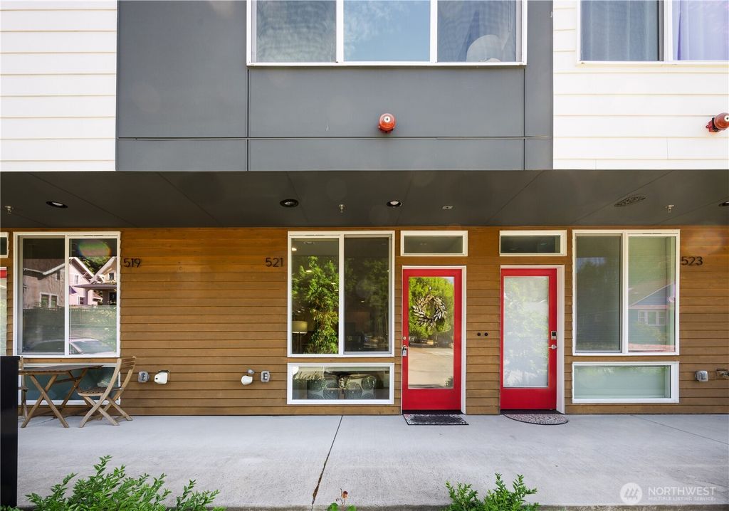 Photo of 521 NW 70th Street, Seattle, WA 98117 (MLS # 2414085)