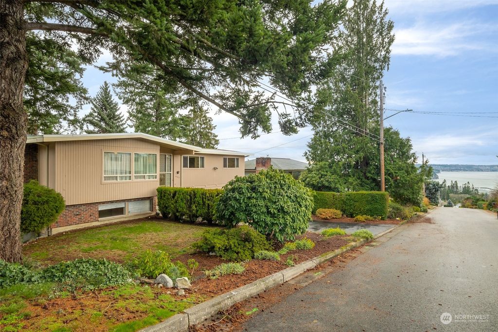 Photo of 21012 4th Place S, Des Moines, WA 98198 (MLS # 2184981)