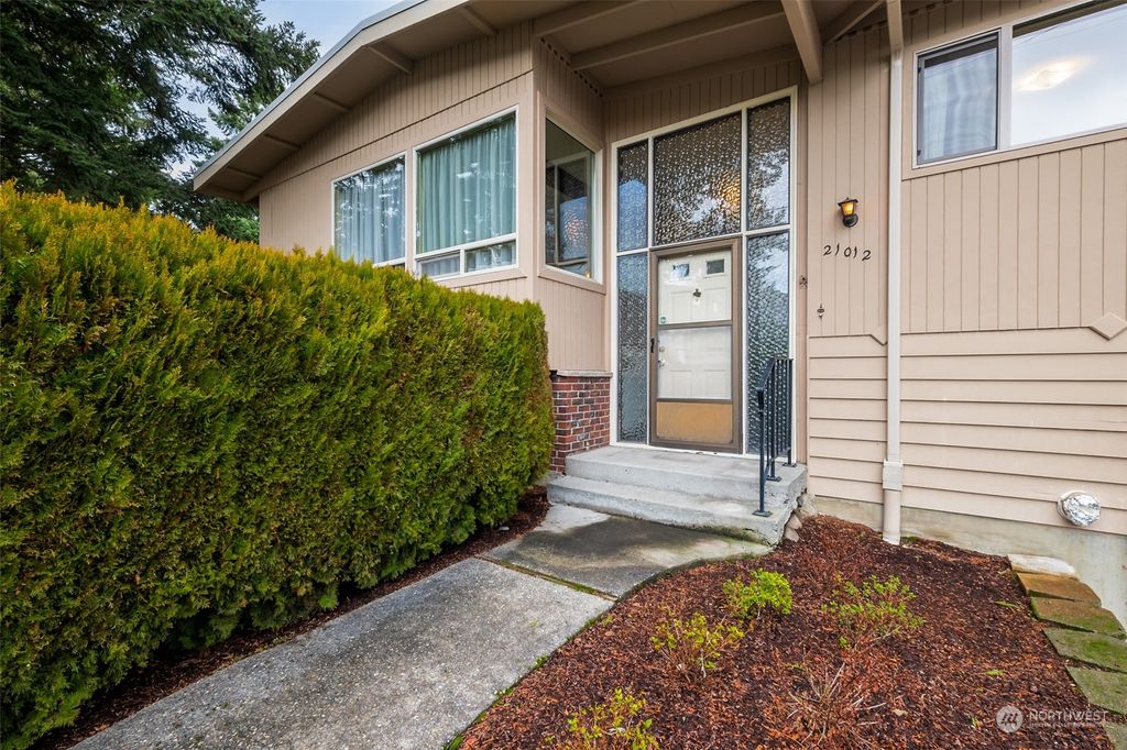 Photo of 21012 4th Place S, Des Moines, WA 98198 (MLS # 2184981)