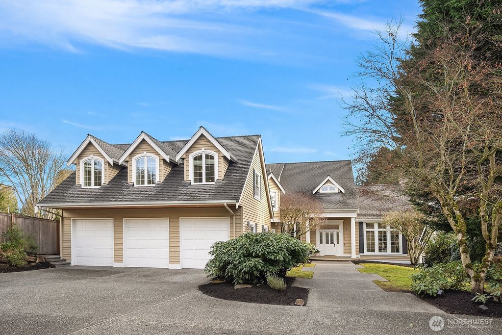 Photo of 17120 SE 29th Place, Bellevue, WA 98008 (MLS # 2481731)