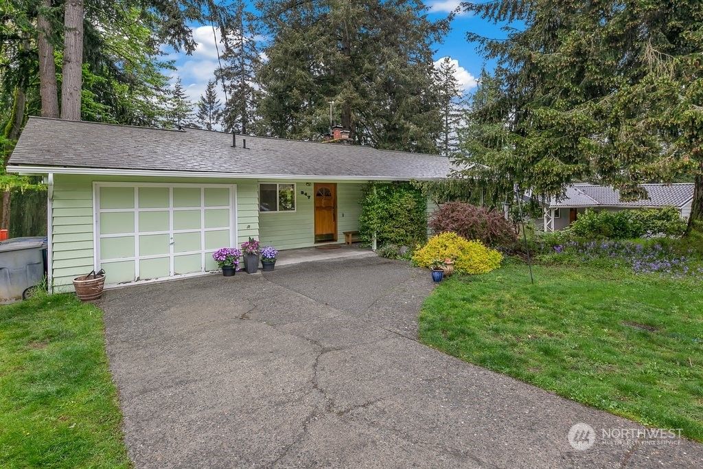 Photo of 547 157th Avenue SE, Bellevue, WA 98008 (MLS # 2227680)