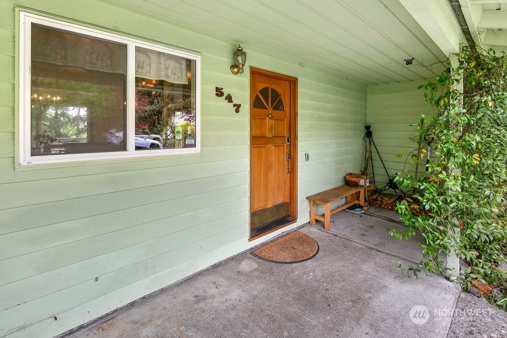 Photo of 547 157th Avenue SE, Bellevue, WA 98008 (MLS # 2227680)