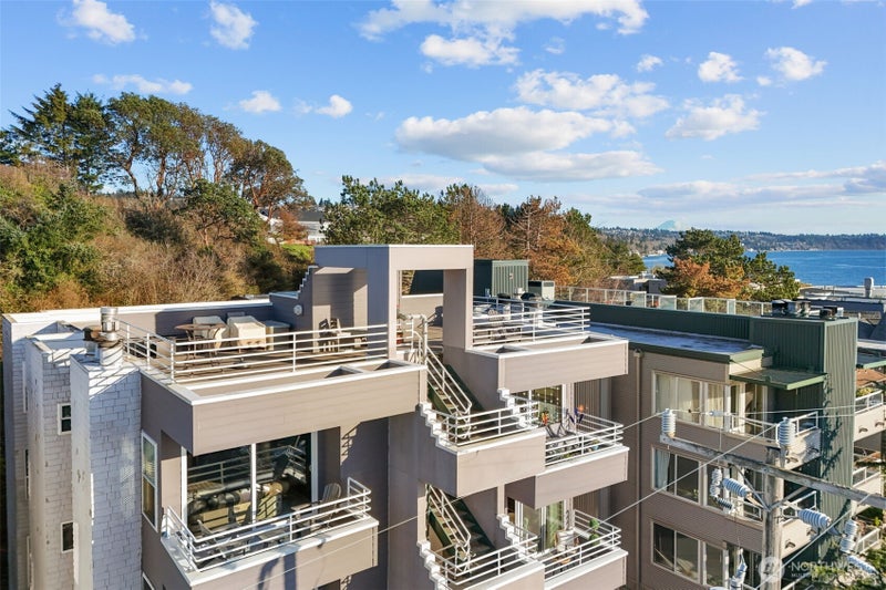 3200 Alki Avenue SW 301