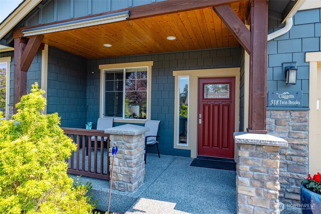Photo of 518 Twin Brooks Drive, Mount Vernon, WA 98273 (MLS # 2574910)