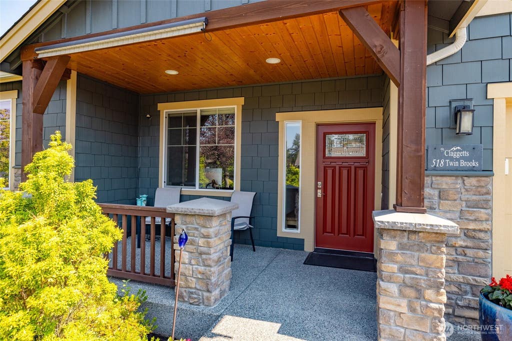 Photo of 518 Twin Brooks Drive, Mount Vernon, WA 98273 (MLS # 2574910)