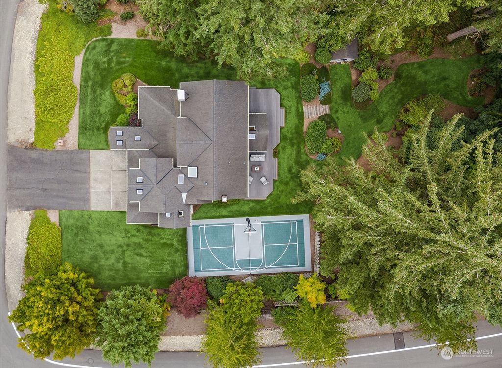 Photo of 26103 SE 29th Street, Sammamish, WA 98075 (MLS # 2161498)