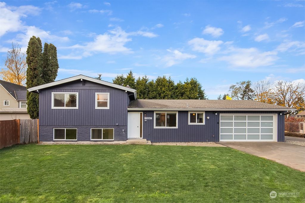 Photo of 15847 12th Avenue SW, Burien, WA 98166 (MLS # 2018504)