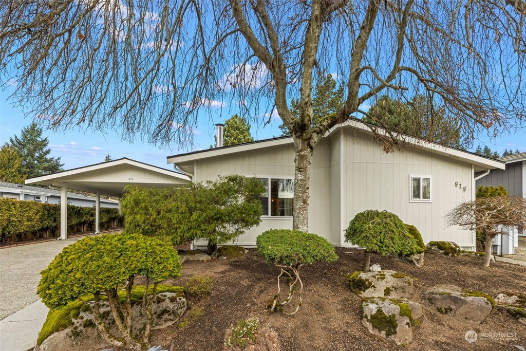 Photo of 919 243rd Street SW, Bothell, WA 98021 (MLS # 2210446)