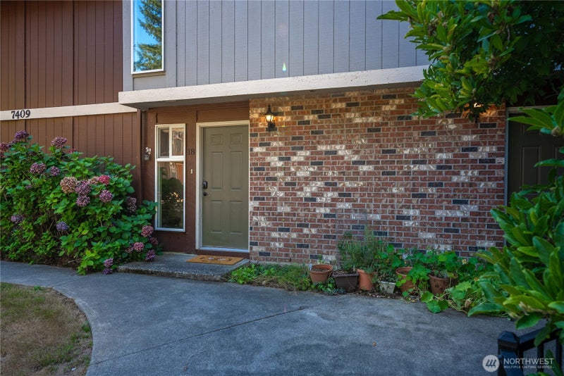 7409 Fairview Road SW 7C/18