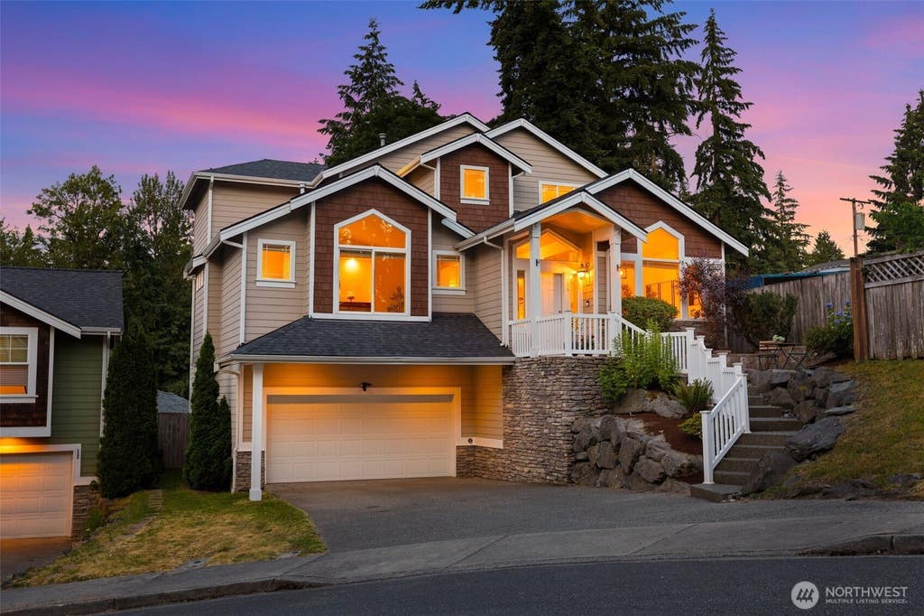 Photo of 1756 Monroe Avenue NE, Renton, WA 98056 (MLS # 2544258)