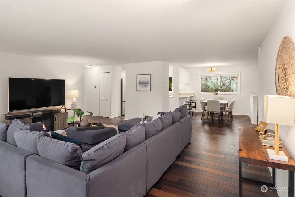 Photo of 22327 19th Avenue SE, Bothell, WA 98021 (MLS # 2040924)