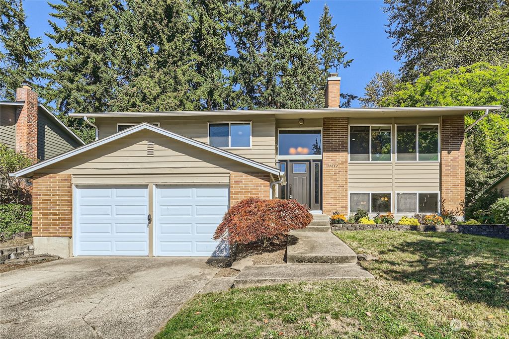Photo of 11642 NE 155th Street, Kirkland, WA 98034 (MLS # 2297662)