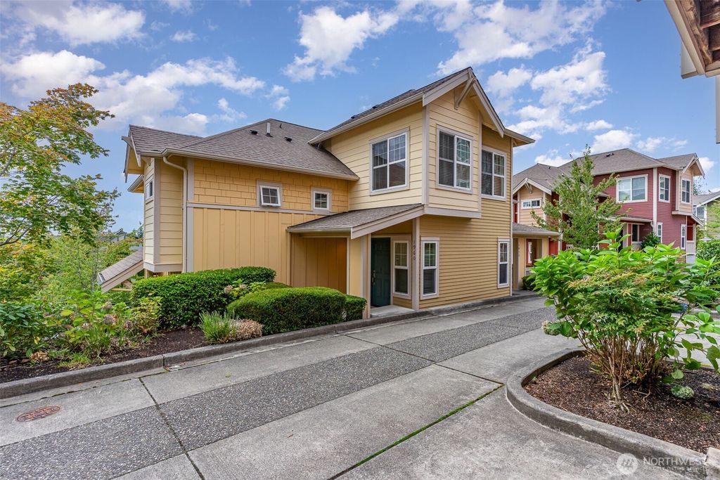Photo of 1960 17th Avenue NE, Issaquah, WA 98029 (MLS # 2336788)