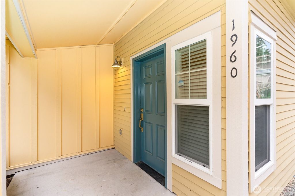 Photo of 1960 17th Avenue NE, Issaquah, WA 98029 (MLS # 2336788)