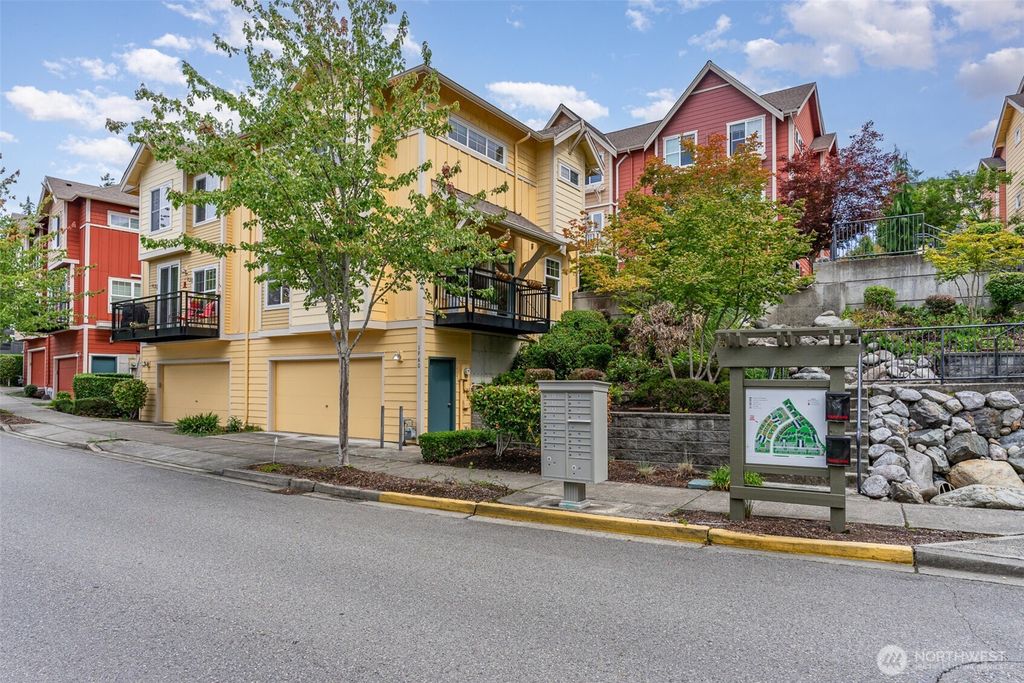 Photo of 1960 17th Avenue NE, Issaquah, WA 98029 (MLS # 2336788)