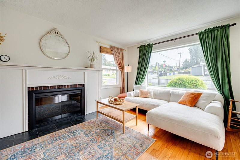 813 N 16th Avenue