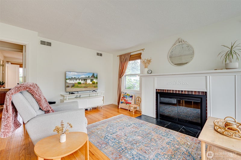 813 N 16th Avenue