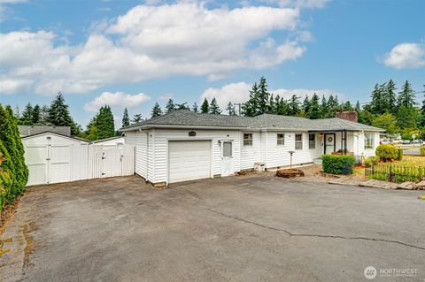 Photo of 813 N 16th Avenue, Kelso, WA 98626 (MLS # 2556645)