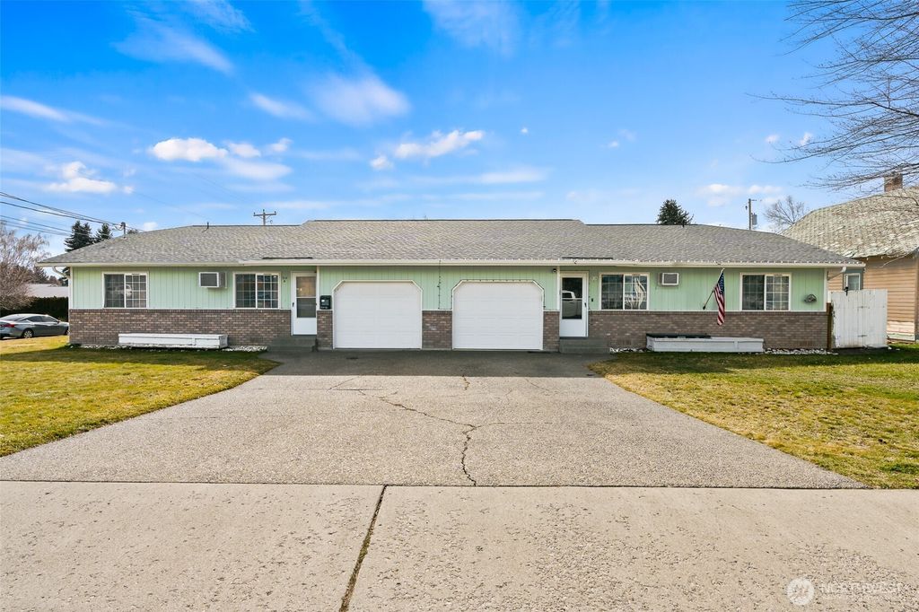 Photo of 914 E Capitol Avenue #A &amp; B, Ellensburg, WA 98926 (MLS # 2484641)